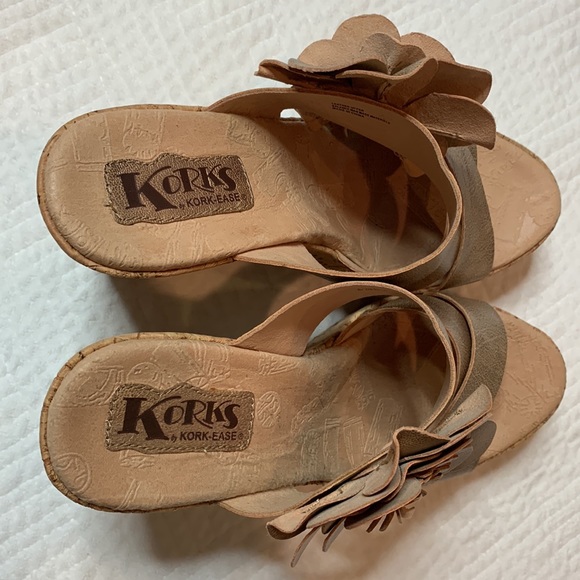 KorkEase Shoes Korks By Korkease Holly Gold Leather Rose Flower